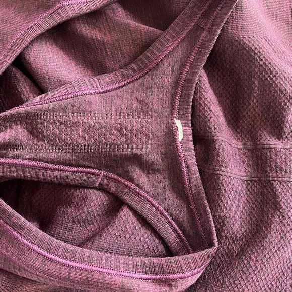Lululemon tags removed due to itchiness size XS - Picture 4 of 4